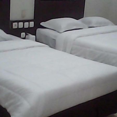 Hotel Wisma Djaja Syariah Bojonegoro Dış mekan fotoğraf