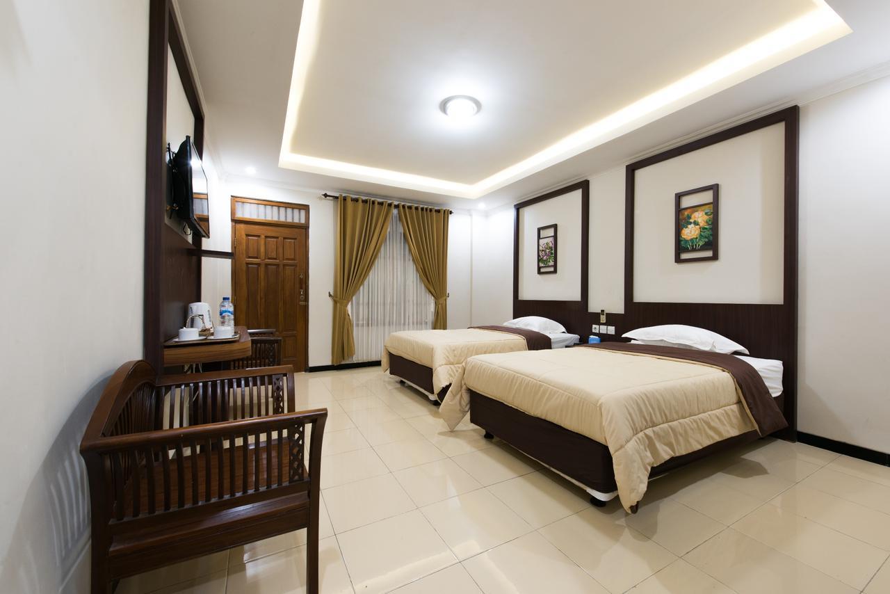 Hotel Wisma Djaja Syariah Bojonegoro Dış mekan fotoğraf