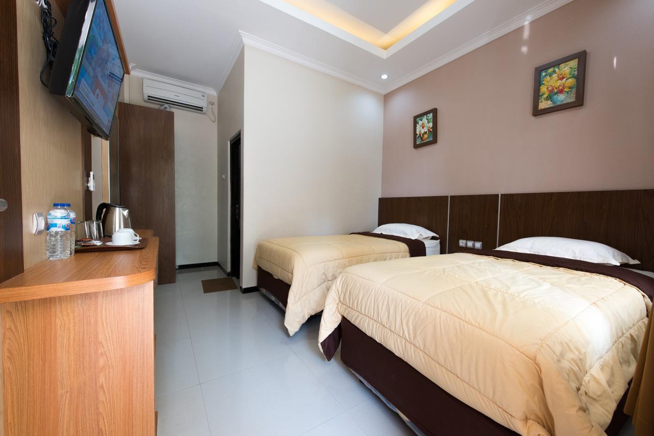 Hotel Wisma Djaja Syariah Bojonegoro Dış mekan fotoğraf