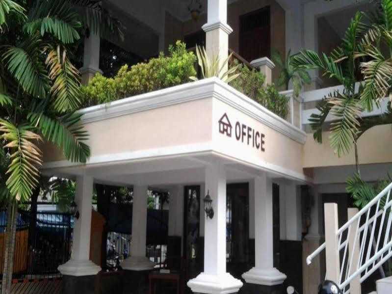 Hotel Wisma Djaja Syariah Bojonegoro Dış mekan fotoğraf